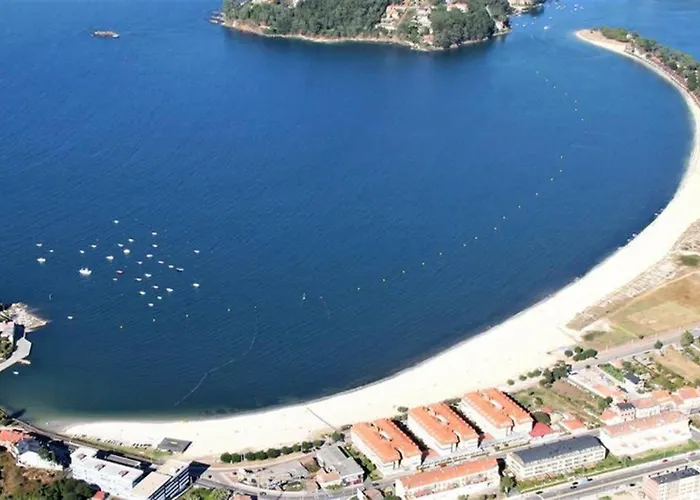 Apartamento Con Piscina Y Terraza Al Lado De La Playa